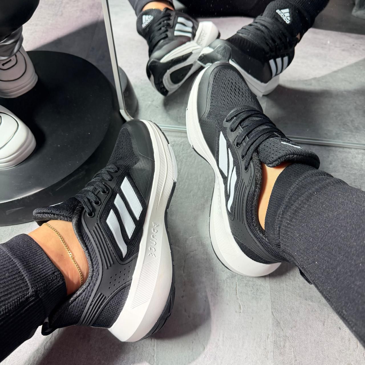 A D I D A S. BOUNCE DAMA Y HOMBRE
