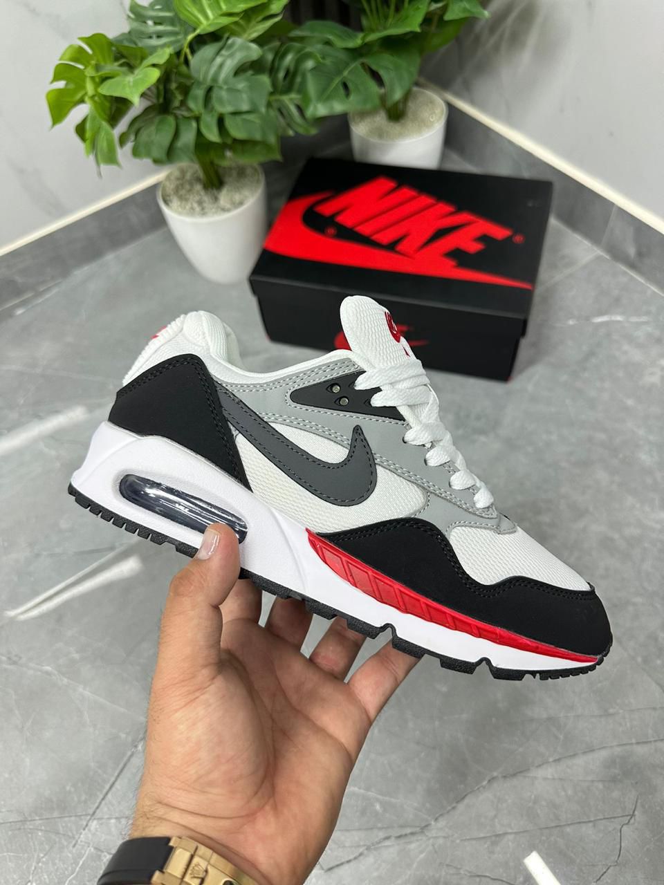 N I K E. CORRELATE B/N