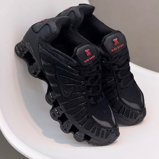 N I K E.  SHOX    GUSANO